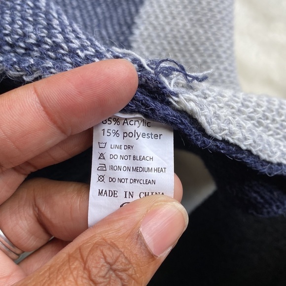 Preowned S Cardigan - Picture 11 of 11